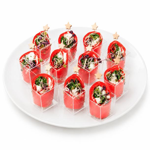 Блинный рулетик с рукколой и сливочным сыром