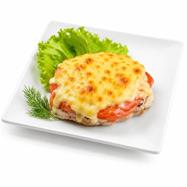 Бифштекс мясной с грибами под сыром