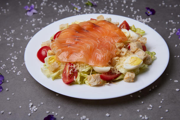 «Цезарь» с лососем «Цезарь» с лососем