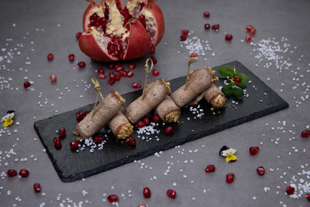 Рулетик из языка, с сыром и чесноком Рулетик из языка, с сыром и чесноком