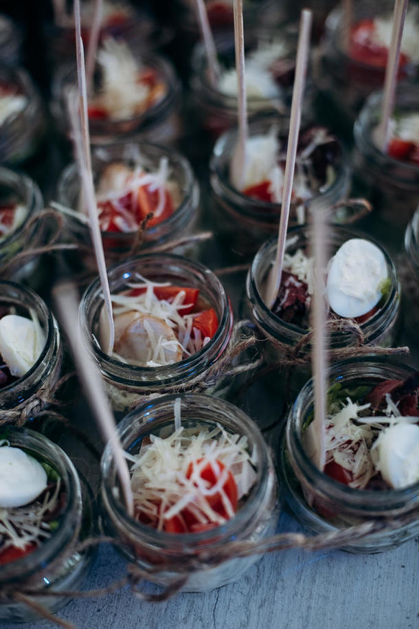 Салат с красной рыбкой в баночке