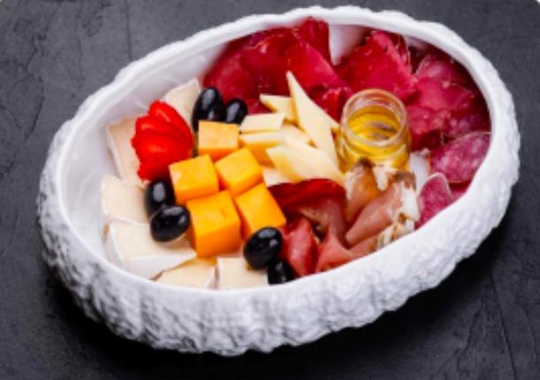 Плато сырно-мясное (31.12.2025)