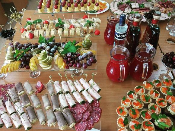 Фуршетное меню классическое на 20 персон в Томске