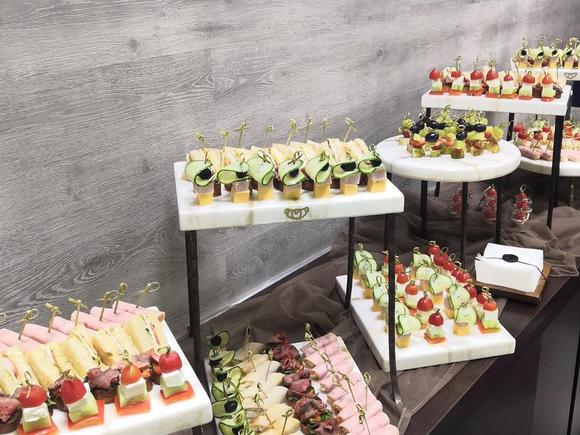 Новогоднее меню (Вариант №1) закуски и салаты на 4-6 персон в Томске