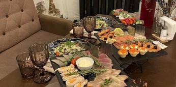 Доставка блюд и напитков на 2 персоны